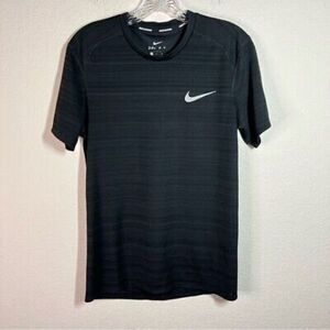 Nike womens dri-fit‎ black short sleeve shirt size small
